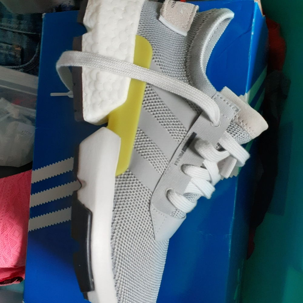 Size 6 kids Adidas